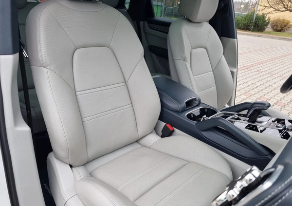 Porsche Cayenne cena 319900 przebieg: 51300, rok produkcji 2020 z Janów Lubelski małe 379